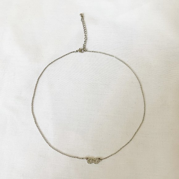 FOREVER 21 | INFINITY SILVER DAINTY NECKLACE - Picture 2 of 4